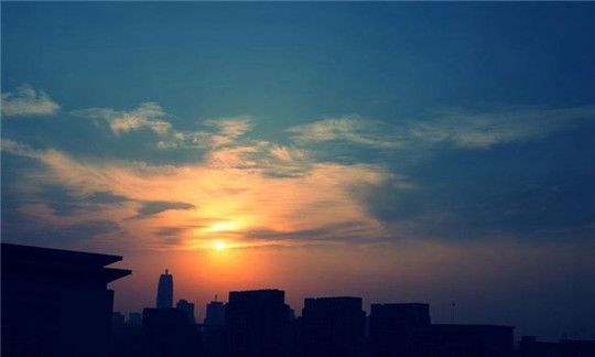 傍晚聽見咣咣的響，不是廣場舞，而是600kw發(fā)電機(jī)組抖動(dòng)